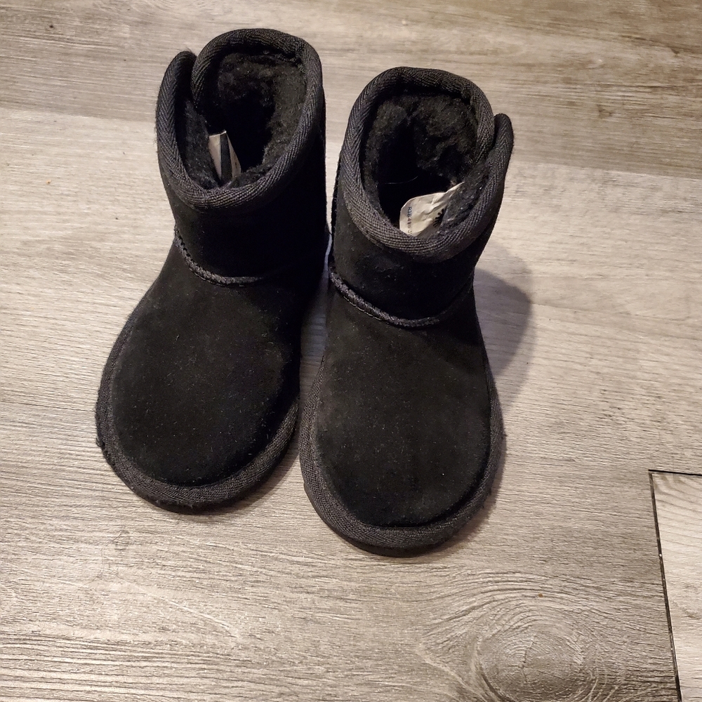 Gently worn Ugg Black Jona Boots